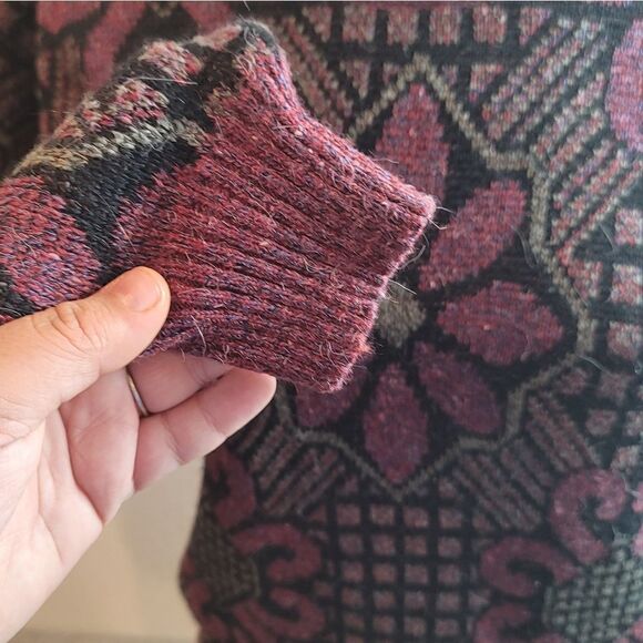 VINTAGE MICHO Wool Blend Floral Sweater - Picture 4 of 10